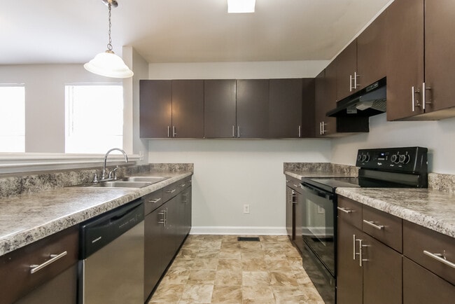 Building Photo - 505 Ferncliffe Rd