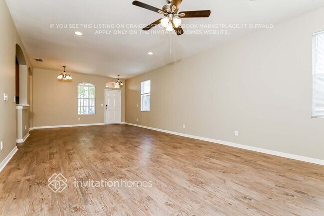 Foto del edificio - 8512 Deer Chase Dr