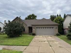 Building Photo - 2915 Chippewa Dr