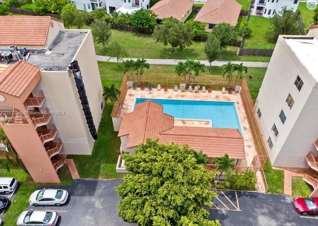 Foto del edificio - 10241 NW 9th St Cir