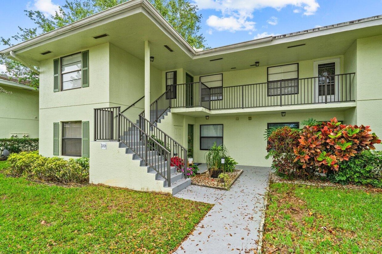 Primary Photo - 2001 Sabal Ridge Ct