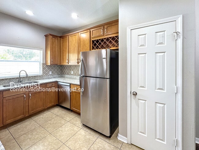 Building Photo - 12806 Belvedere Song Way