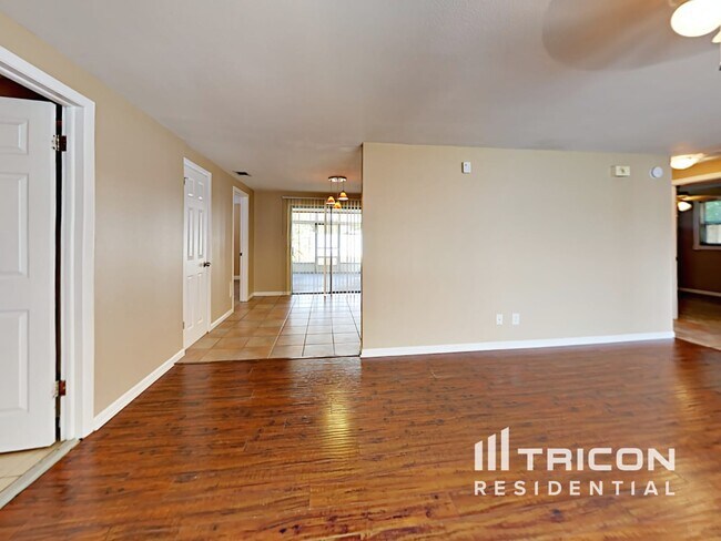 Foto del edificio - 8589 Lantana Dr
