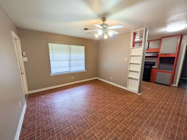 Building Photo - 436 Gardenia Ave