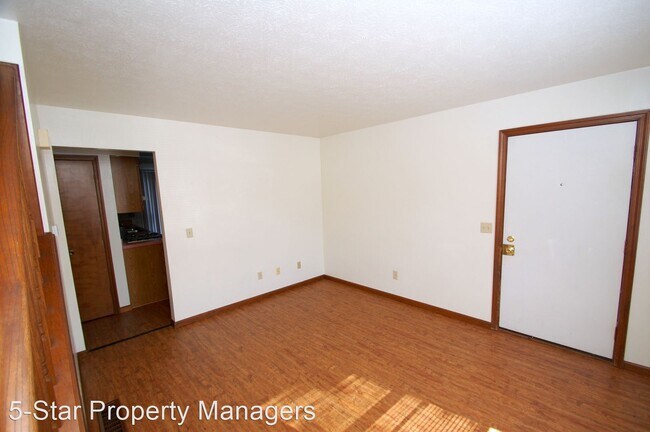 Building Photo - 2 br, 1.5 bath House - 517 S. SIlverwood L...