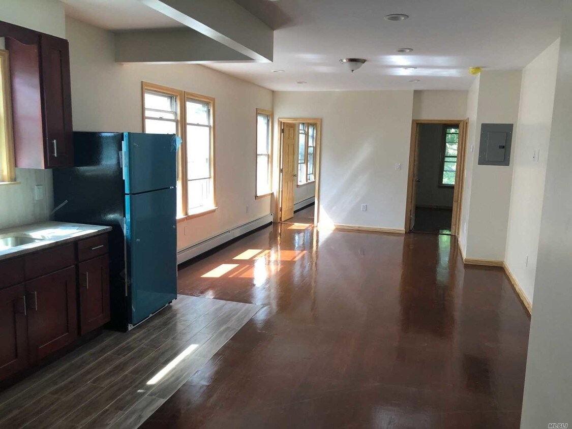 Foto principal - 67-06-67-51 51st Rd