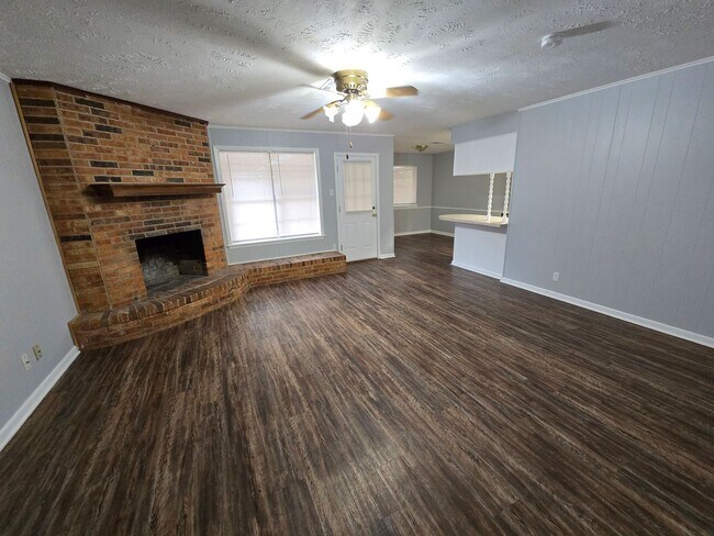 Building Photo - Bryan, 3 Bedroom 2 Bath Home, 2 car garage, large back yard and two fireplaces.