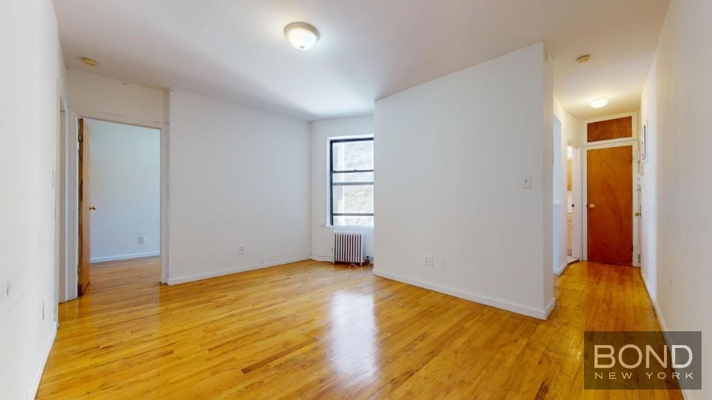 Foto principal - 411 E 70th St
