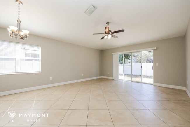 Foto del edificio - 2615 Queen Alberta Dr