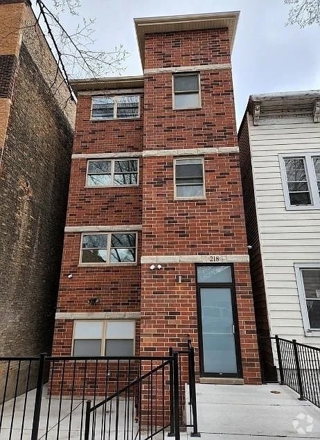 Building Photo - 218 W 24th St