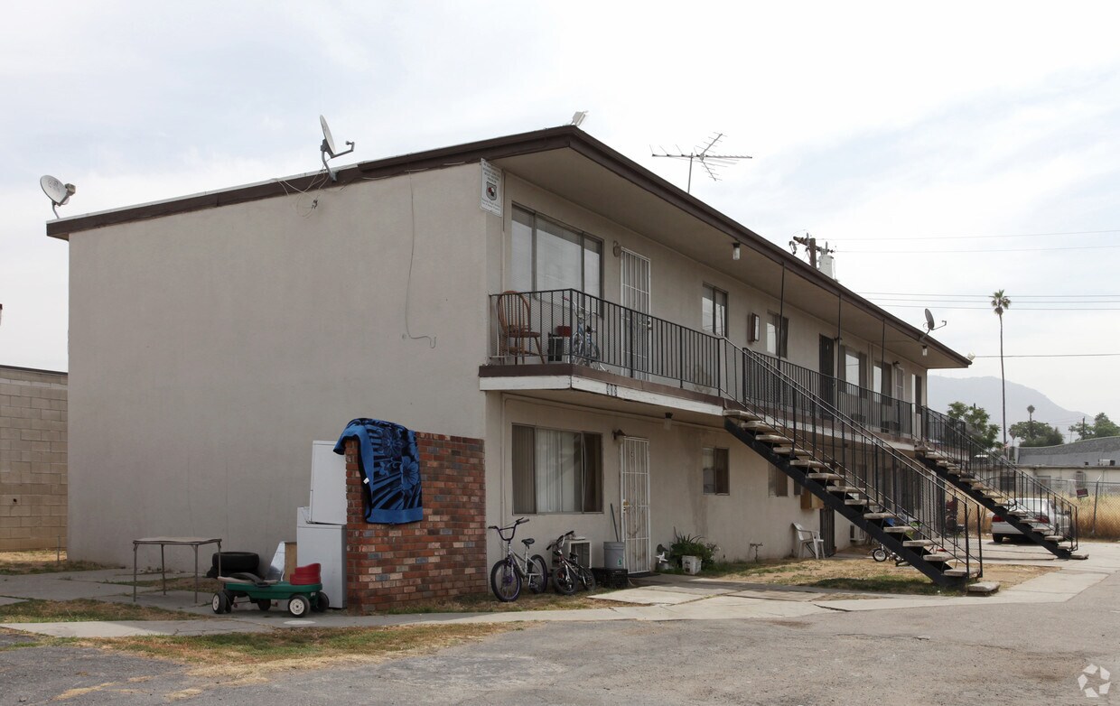 Primary Photo - Devener Arms Apartments