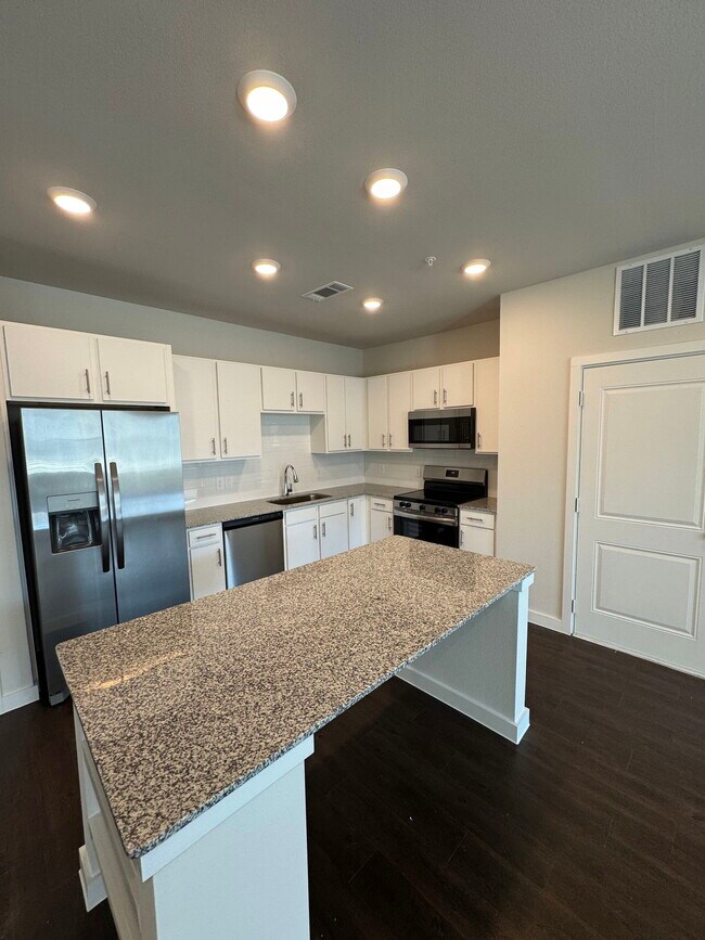 Foto del edificio - 455 Elevon Pkwy