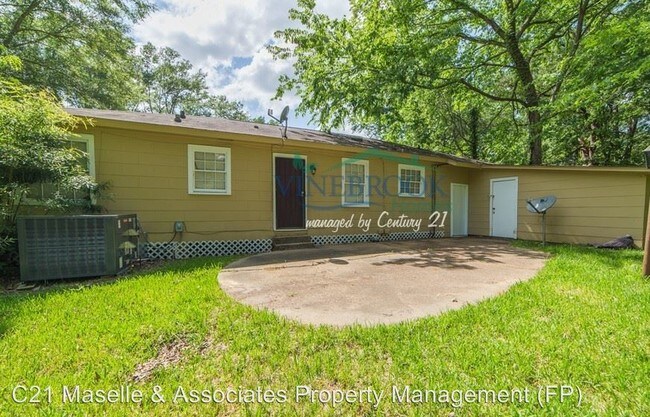 Building Photo - 3 br, 1 bath House - 2742 Pinebrook Dr