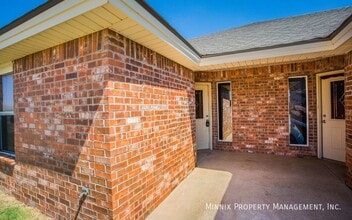 Building Photo - 908 N Belmont Ave