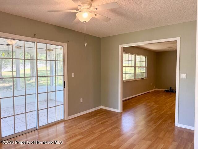 Foto del edificio - 3660 N Laurelwood Loop