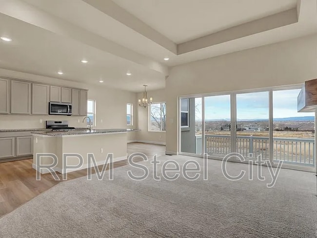 Building Photo - 753 S Laurue Dr