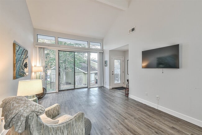 Building Photo - 50 April Vlg