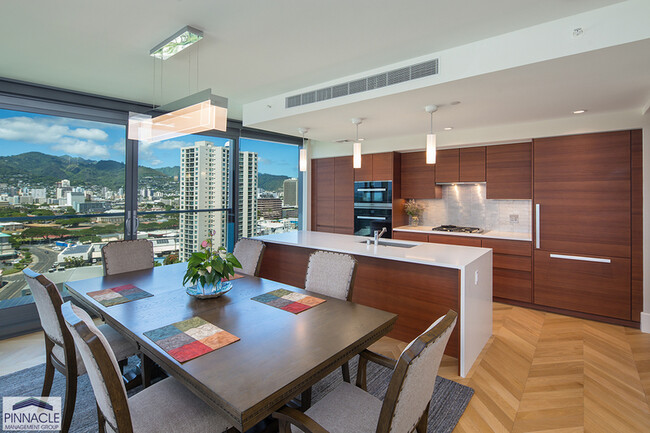 Building Photo - 1108 Auahi St