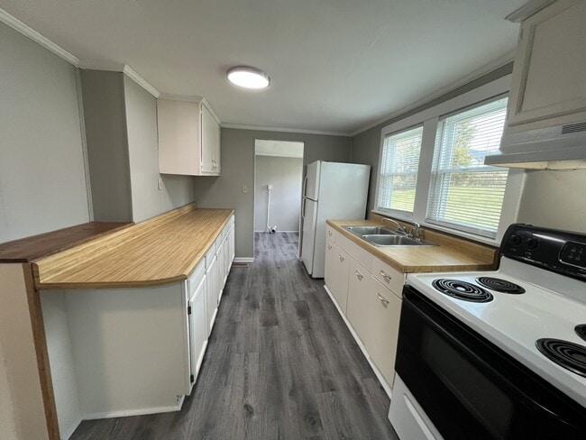 Building Photo - 41 Lick Hollow Rd