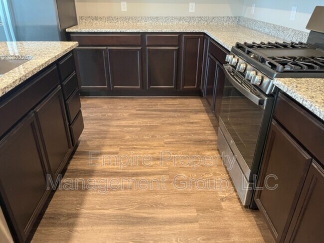 Building Photo - 922 Taramore Ln