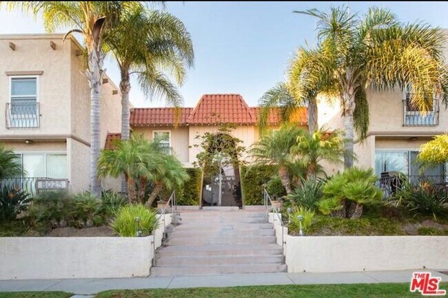 Foto del edificio - 8025 Redlands St