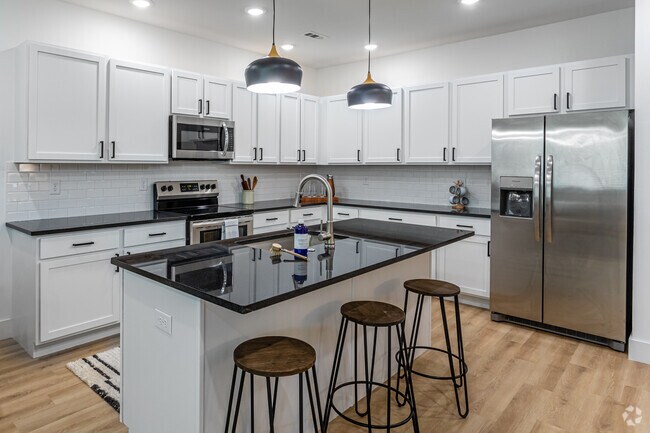 2HAB, 2.5BA - Elm Tree Townhomes
