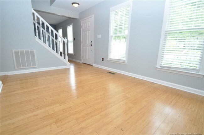 Foto del edificio - 109 Wood Valley Ct