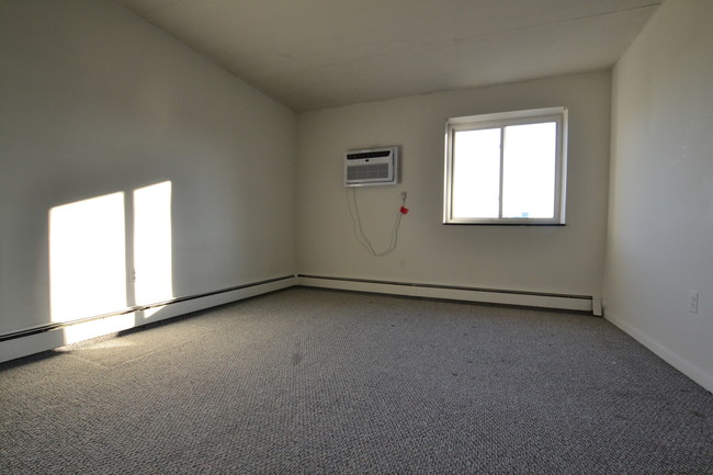 Building Photo - 96 Sutherland Rd