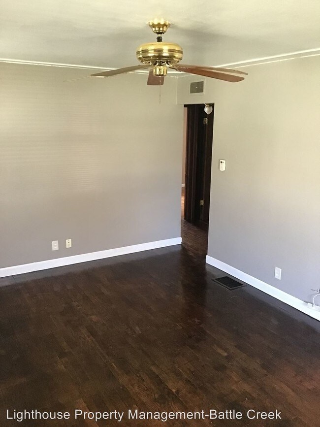 Building Photo - 2 br, 1 bath House - 14 S Burdge Street