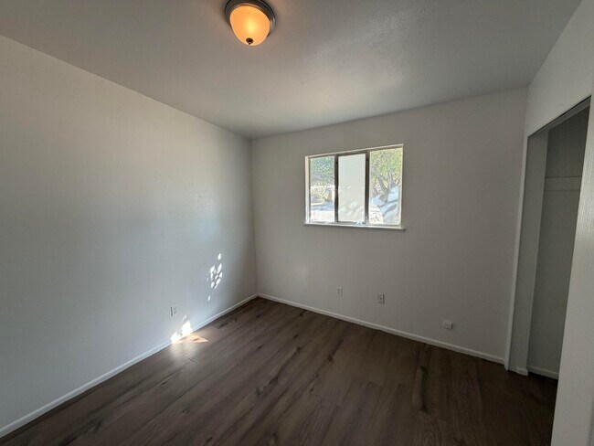 Foto del edificio - 6004 Peoria Ave