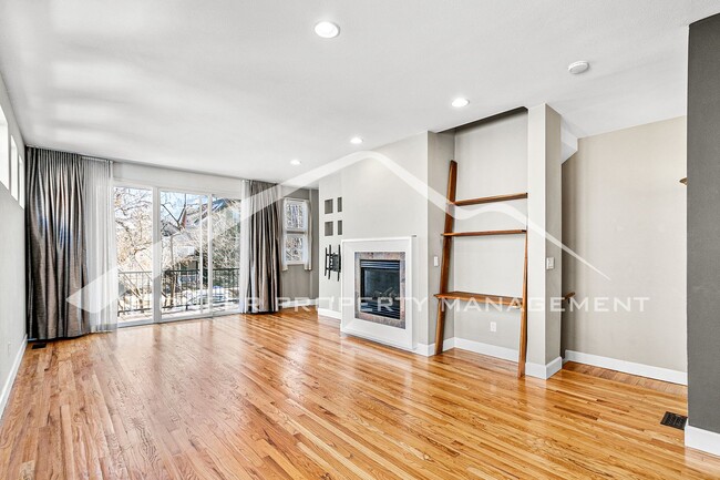 Building Photo - Lovely 3 Story Townhome with Fireplace and...