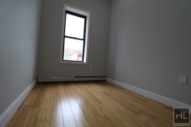 Building Photo - 645 Saratoga Ave