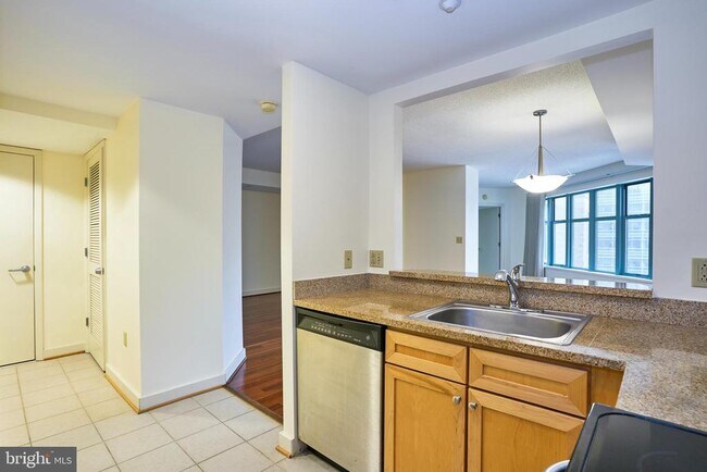 Foto del edificio - 1150 K St NW