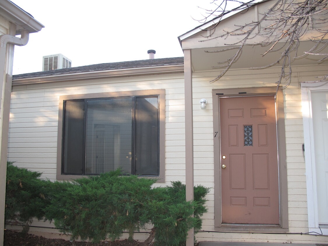 Primary Photo - 446 N 22nd St