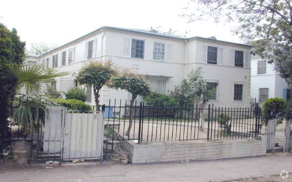 Foto principal - 1122-1124 S Westmoreland Ave