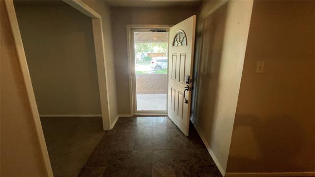 Foto principal - 6829 Lancelot Ct