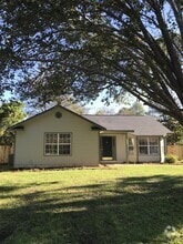Building Photo - 611 Demere Street