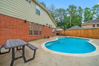 Building Photo - 83 Terraglen Dr