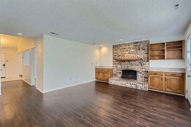 Building Photo - 701 Dickey Drive