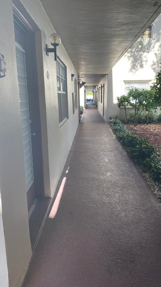 Foto del edificio - 922 Normandy Trail