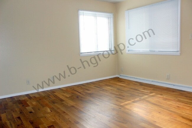 Foto del edificio - Desirable Southside Location!
