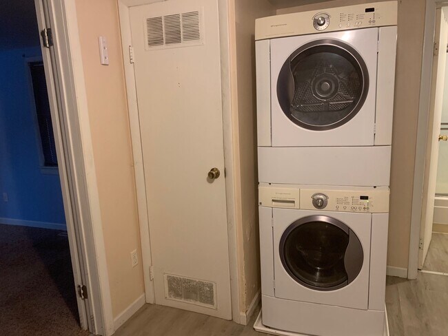 Foto del edificio - 504 Evans St