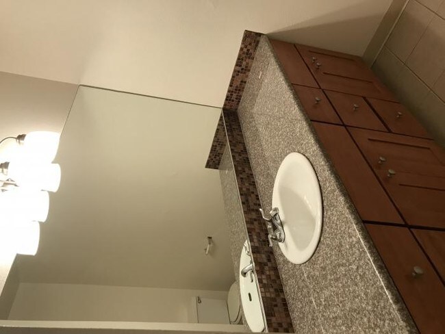 Building Photo - 2 bedroom in Aloha OR 97003