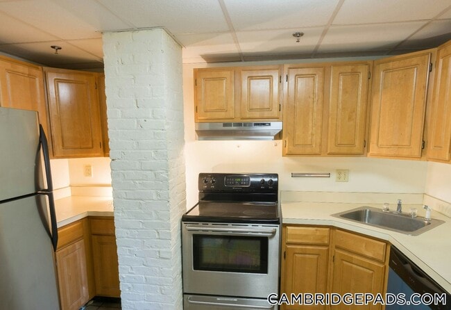 Building Photo - 1616 Massachusetts Ave
