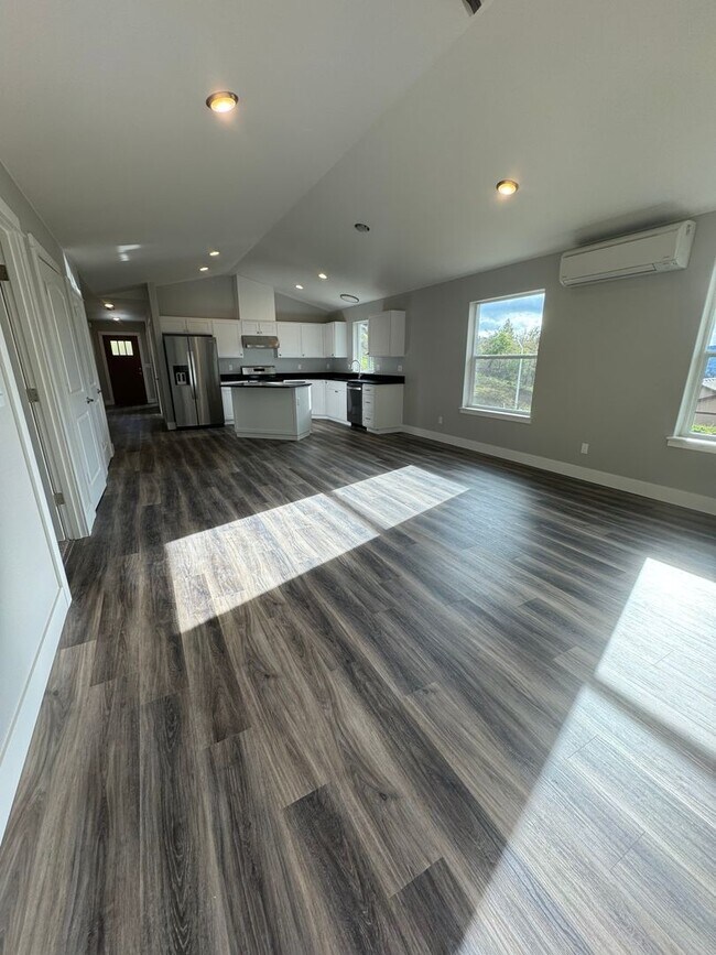 Building Photo - Brand new 2 bedroom 2 bath home with offic...