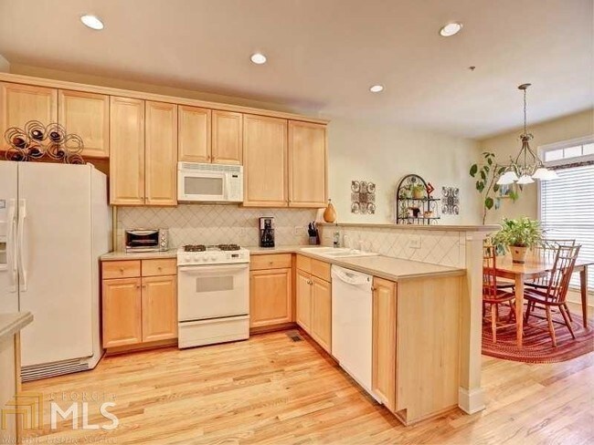 Foto del edificio - 2136 Briarwood Bluff NE