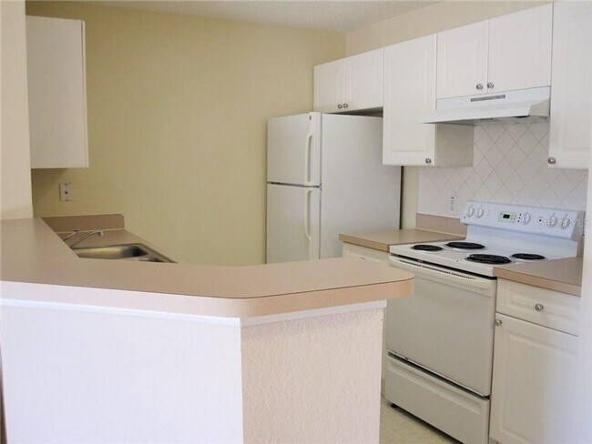 Foto del edificio - 18001 Richmond Pl Dr