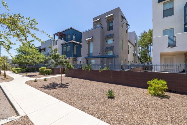 Foto del edificio - 615 E Portland St