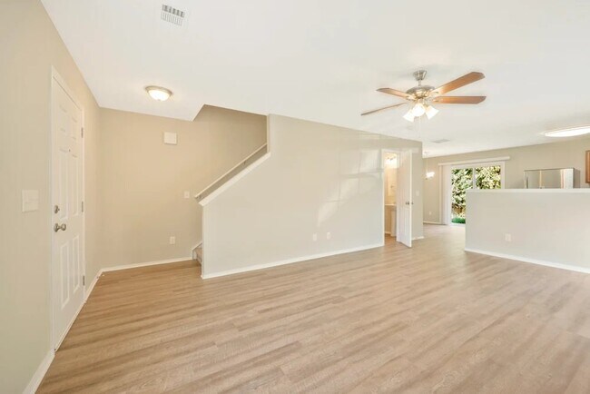Foto del edificio - 2888 Creekbend Dr