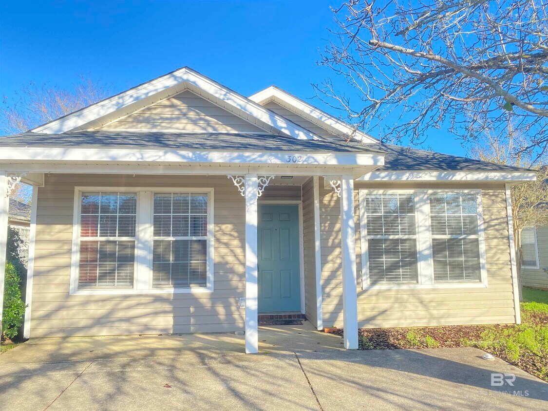 Foto principal - 302 Belle Chase Ct